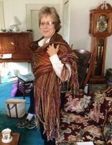 Linda, taking her inspiration from the works of Gustav Klimt, created a warp-dominant stole that literally sparkled with gold.