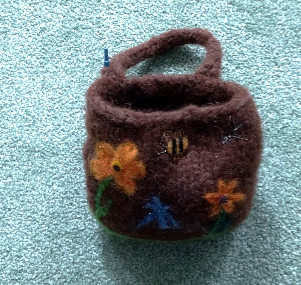 Laura's spinning wheel tool pouch