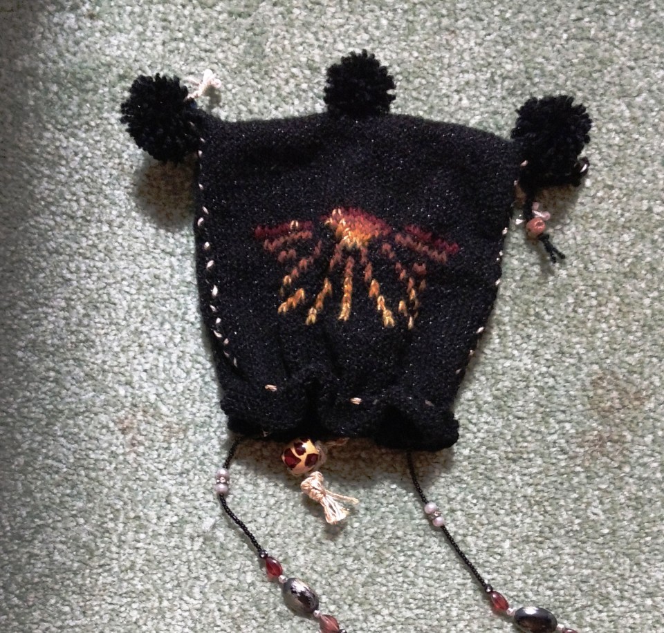 Linda's knitted pouch