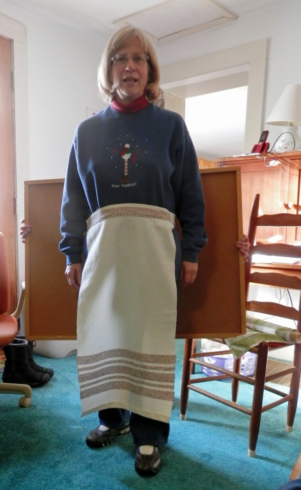 LinLLinda wove cotton fabric and made an apron